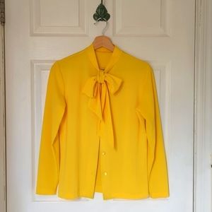 🎀 yellow vintage blouse with bow collar 🎀
